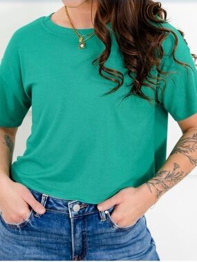 Zenana Ribbed Round Neck Crop Box Tee